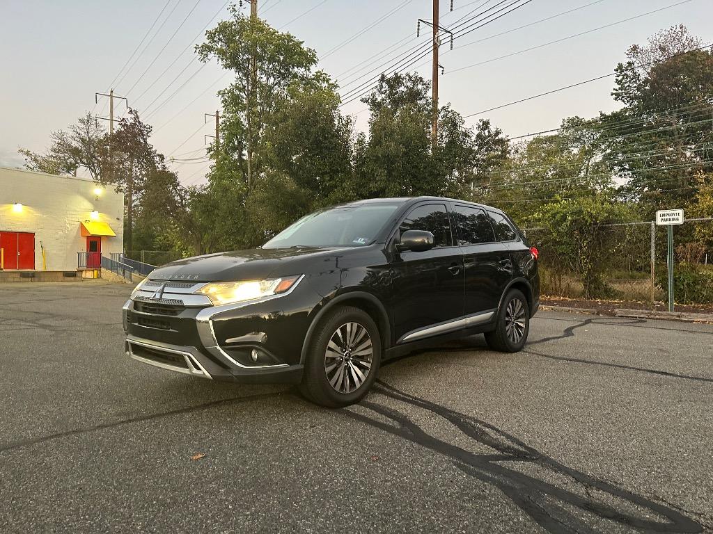 2019 Mitsubishi Outlander ES